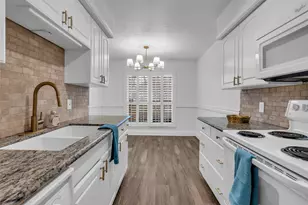 10355 Longmont Dr, Houston, TX 77042 - Photo 10