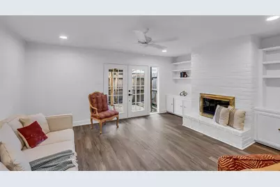 10355 Longmont Drive, Houston, TX 77042 - Photo 8