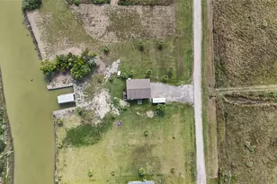 540 Bayou Ave, Anahuac, TX 77514 - Photo 26