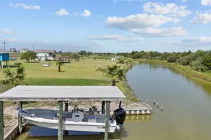 540 Bayou Ave, Anahuac, TX 77514 - Photo 6