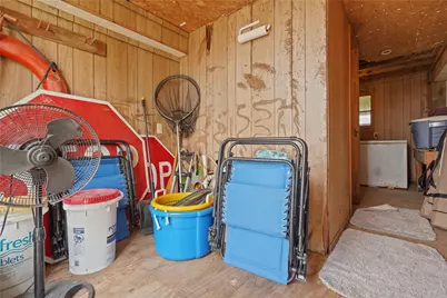 540 Bayou Avenue, Anahuac, TX 77514 - Photo 22
