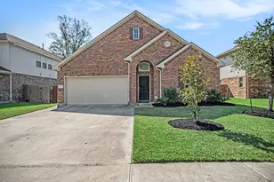 2502 Bay Hill Dr, Baytown, TX 77523 - Photo 1