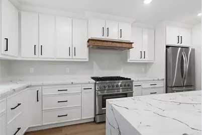4525 Walker Street, Houston, TX 77023 - Photo 8