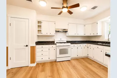 316 Riley Road, Clute, TX 77531 - Photo 10