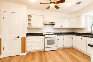 316 Riley Rd, Clute, TX 77531 - Photo 10