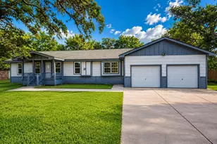 316 Riley Rd, Clute, TX 77531 - Photo 2