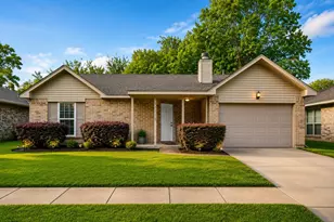 16715 Benchmark Dr, Houston, TX 77053 - Photo 2