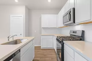 210 Orchard Laurel Dr, Alvin, TX 77511 - Photo 4