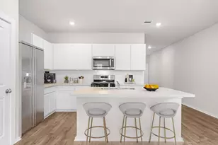 210 Orchard Laurel Dr, Alvin, TX 77511 - Photo 2