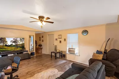 1130A 10th Street, San Leon, TX 77539 - Photo 4