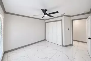 405 Post Oak Dr, Baytown, TX 77520 - Photo 14