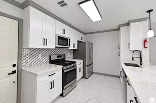 405 Post Oak Dr, Baytown, TX 77520 - Photo 8