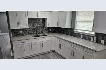 7011 Hillsboro Street, Houston, TX 77020 - Photo 2