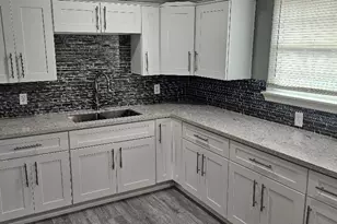 7011 Hillsboro St, Houston, TX 77020 - Photo 2