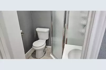 7011 Hillsboro Street, Houston, TX 77020 - Photo 10