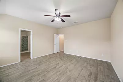 16522 Silla Ridge Court, Houston, TX 77049 - Photo 12