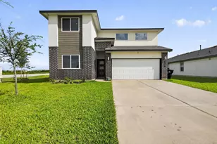 14407 Sweetwater Dr, Baytown, TX 77523 - Photo 1