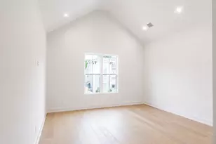 611 E 25th St, Houston, TX 77008 - Photo 10