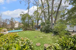 202 Pine Hollow Ln, Houston, TX 77056 - Photo 8