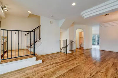 2210 Mason Street, Houston, TX 77006 - Photo 2