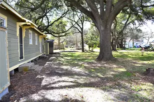 102 S S Beauregard St, Alvin, TX 77511 - Photo 8