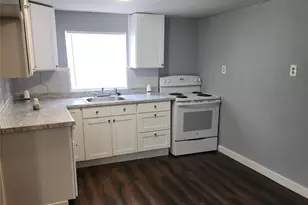211 Ave B, La Marque, TX 77568 - Photo 1