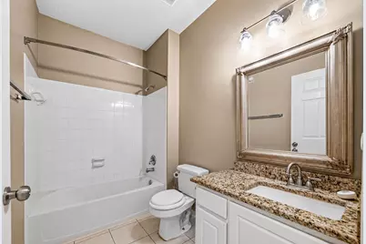 158 N Valley Oaks Circle, The Woodlands, TX 77382 - Photo 6