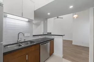 9809 Richmond Ave, Houston, TX 77042 - Photo 16