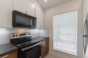 9809 Richmond Ave, Houston, TX 77042 - Photo 14