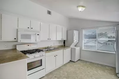 1127 Yale Street #C, Houston, TX 77008 - Photo 6