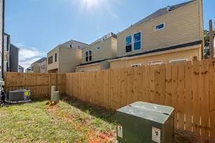 8423 Berry Brush Ln, Houston, TX 77022 - Photo 30