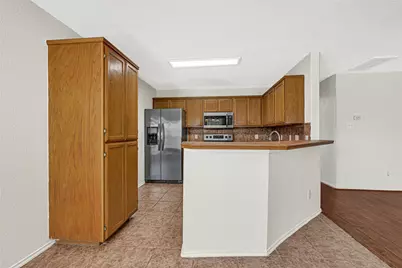 1630 Trail Oaks Court, Houston, TX 77339 - Photo 8