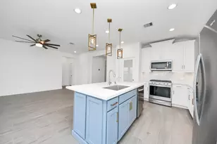 221 Magnolia Laurel Dr, Alvin, TX 77511 - Photo 26