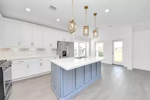 221 Magnolia Laurel Dr, Alvin, TX 77511 - Photo 22