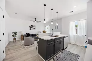 5214 Rue St, Houston, TX 77033 - Photo 2