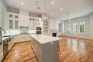 1306 Castle Ct, Houston, TX 77006 - Photo 14