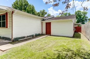 305 Yaupon St, Sweeny, TX 77480 - Photo 46