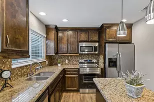 1831 Sherwood Forest St, Houston, TX 77043 - Photo 12