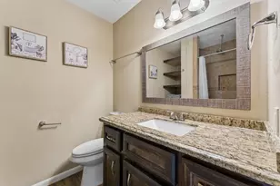 1831 Sherwood Forest St, Houston, TX 77043 - Photo 24