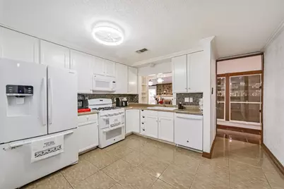2814 Waypark Drive, Houston, TX 77082 - Photo 14