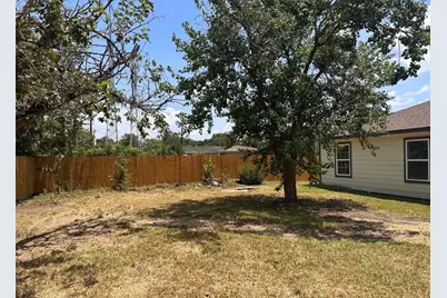 6059 Doulton Drive, Houston, TX 77033 - Photo 14