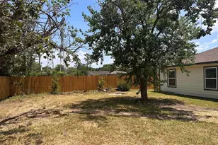 6059 Doulton Dr, Houston, TX 77033 - Photo 14