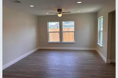 6059 Doulton Drive, Houston, TX 77033 - Photo 6