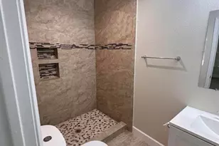 6059 Doulton Dr, Houston, TX 77033 - Photo 12