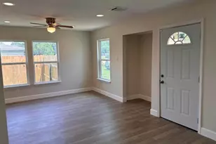 6059 Doulton Dr, Houston, TX 77033 - Photo 4
