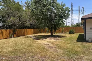 6059 Doulton Dr, Houston, TX 77033 - Photo 18