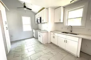 107 Sinclair St, Boling, TX 77420 - Photo 4