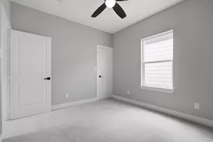 8121 Venus St, Houston, TX 77088 - Photo 32