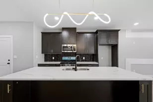 8121 Venus St, Houston, TX 77088 - Photo 10