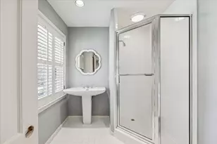 319 Longwoods Ln, Houston, TX 77024 - Photo 32